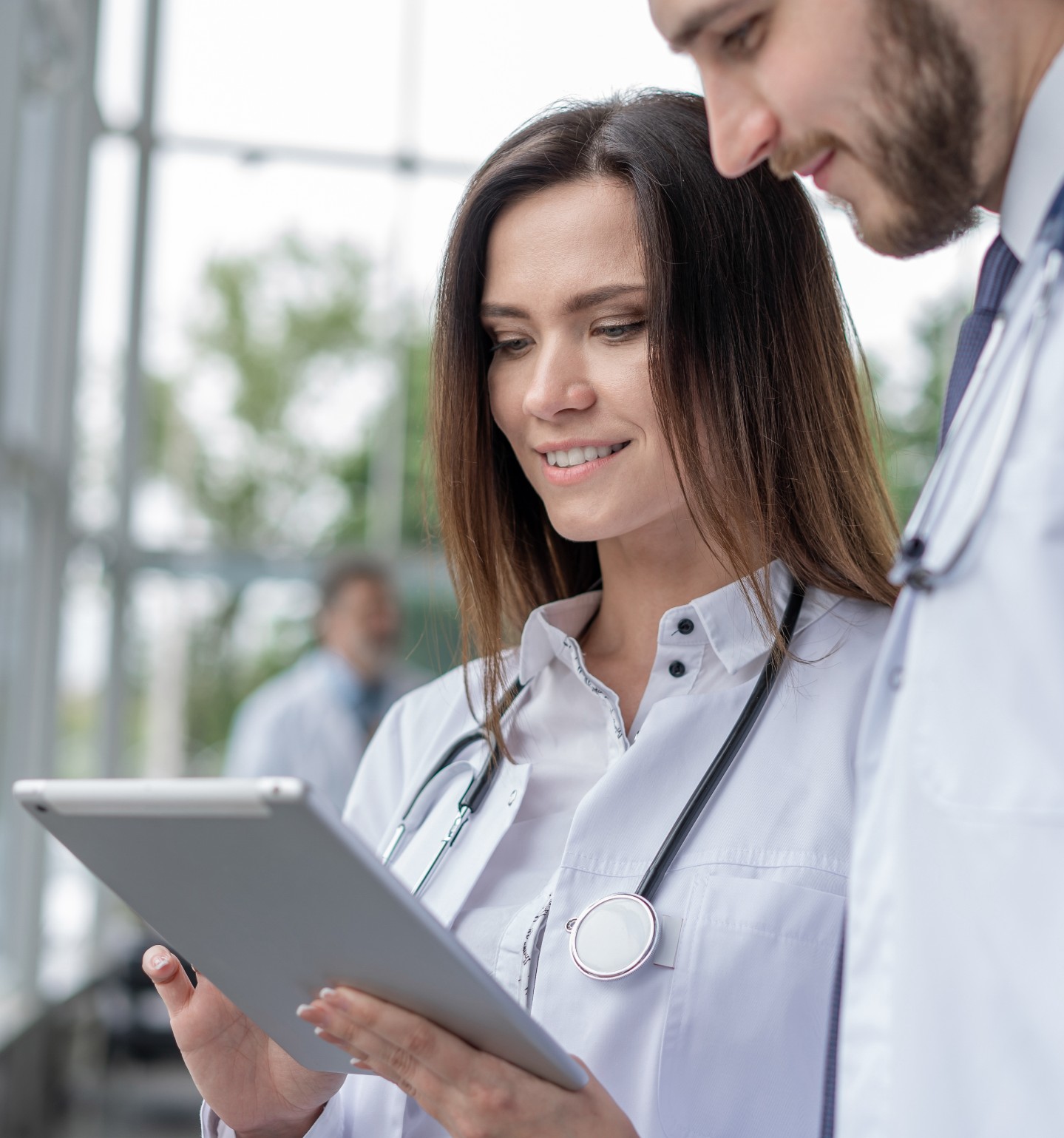 Doctors collaborating